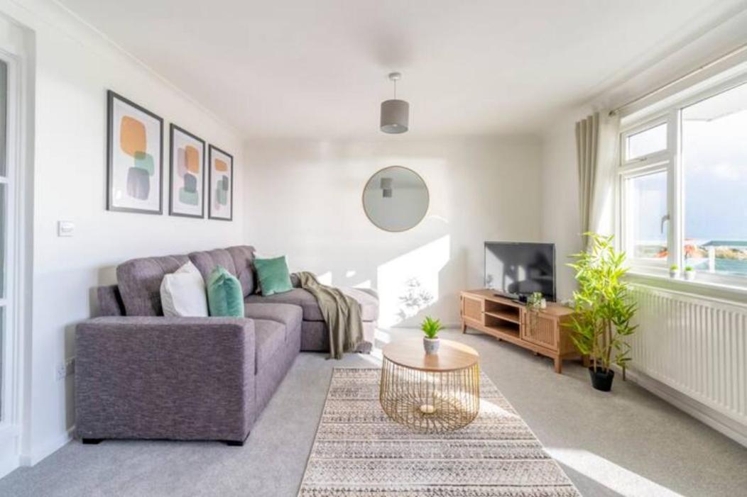 Large Sea View 2 Bedroom Sleeps 6 - Free Parking Μπόρνμουθ Εξωτερικό φωτογραφία