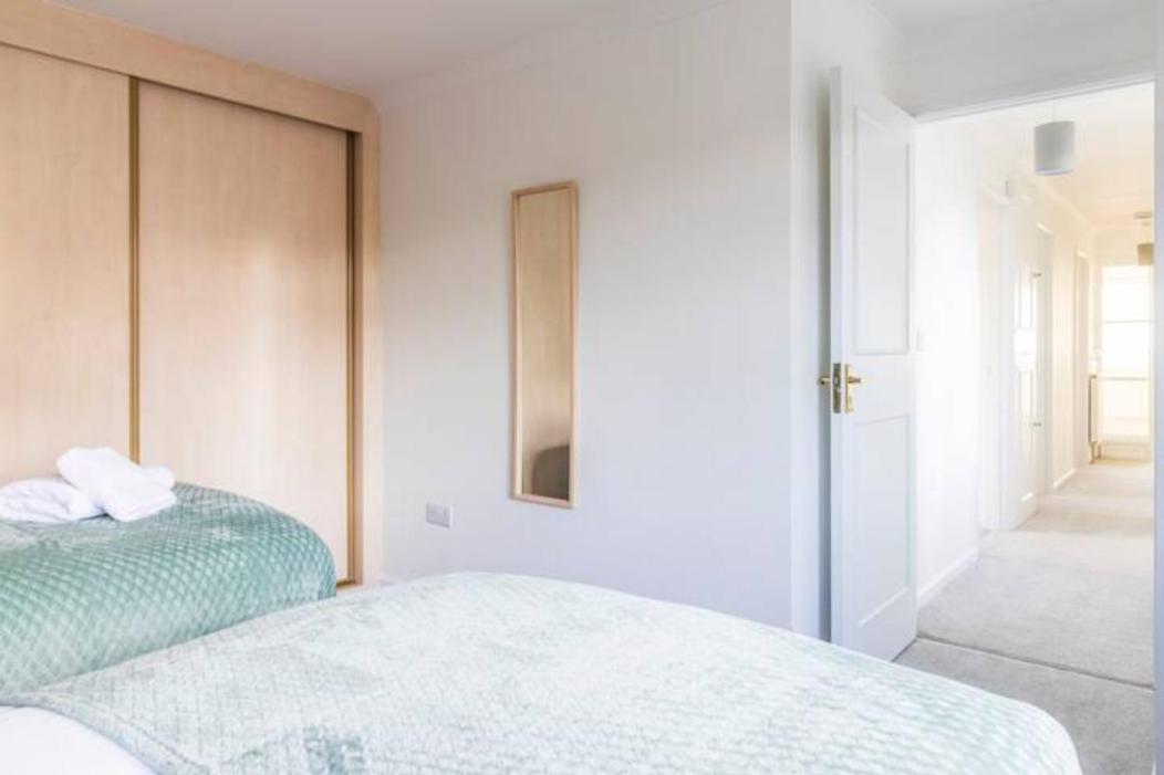 Large Sea View 2 Bedroom Sleeps 6 - Free Parking Μπόρνμουθ Εξωτερικό φωτογραφία